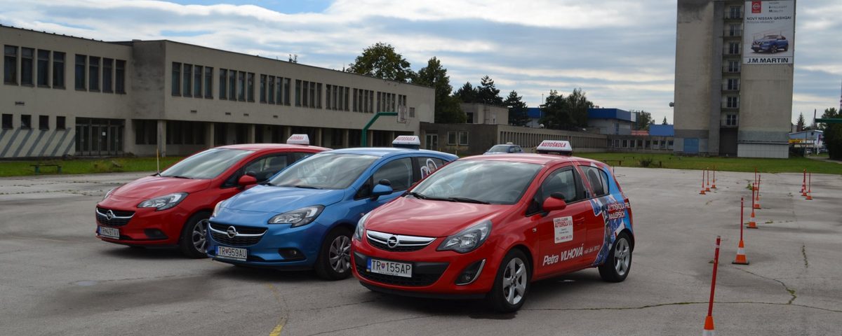 Autoškola Dream vozidlá na cvičisku